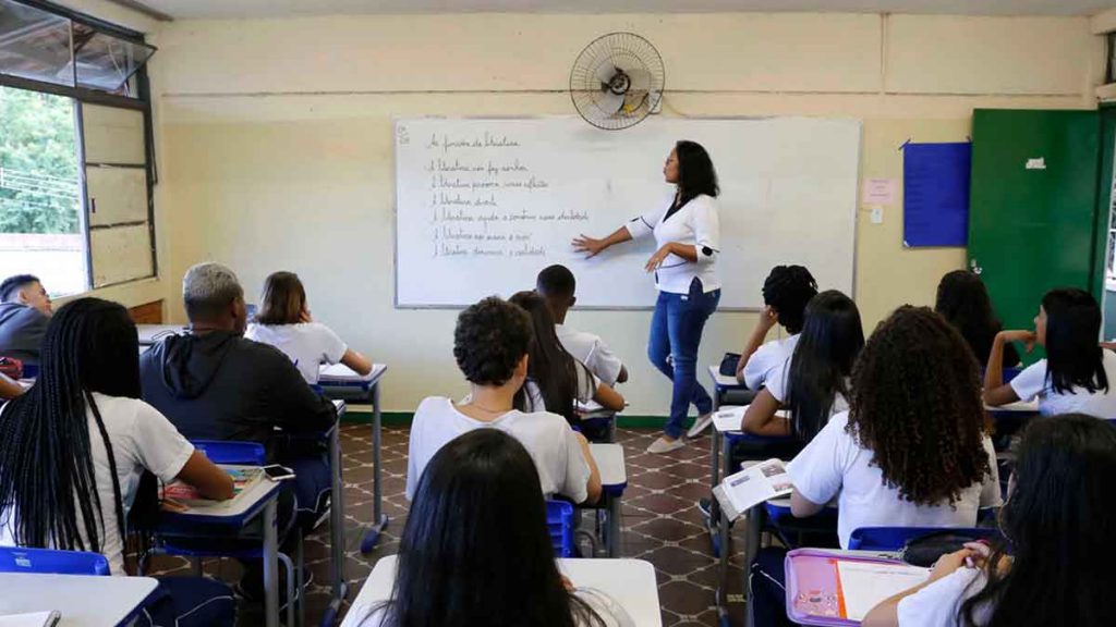 professores concurso educação