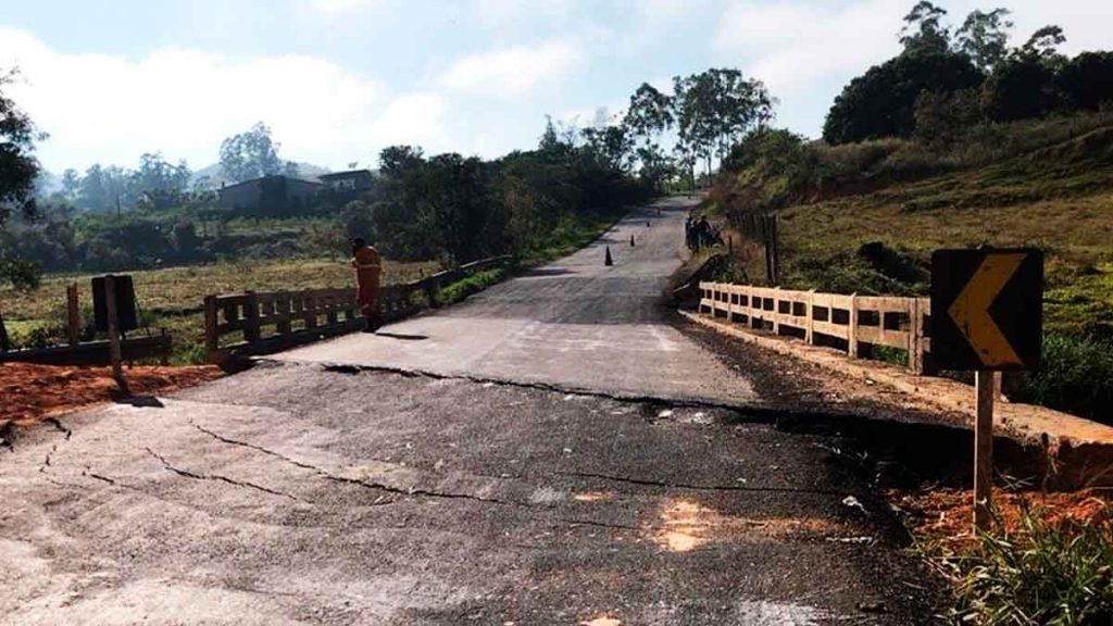 ponte interditada mg merces silverania