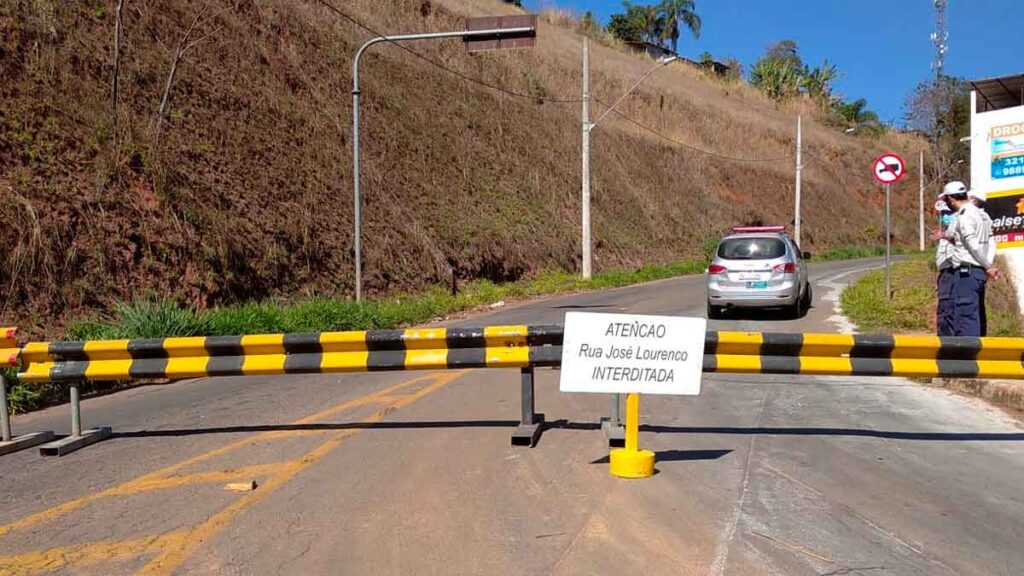 rua-jose-lourenco-kelmer-acesso-borboleta-sao-pedro-fechado-juiz-de-fora-jf