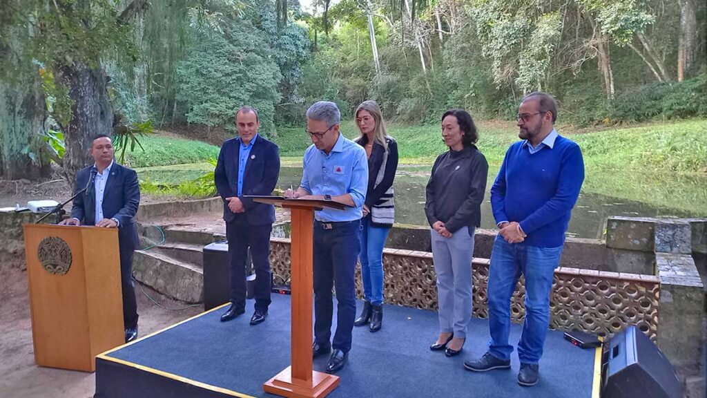 Governador-Zema-criação-do-Parque-Estadual-da-Mata-do-Krambeck,-em-Juiz-de-Fora-mg