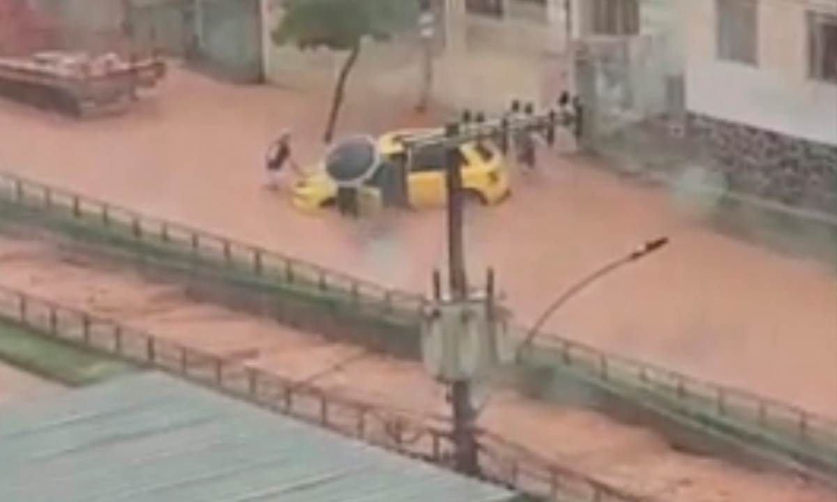 Temporal causa estragos em Minas; houve inundações em Conselheiro Lafaiete  e uma tenda ficou alagada em Santa Luzia, Minas Gerais